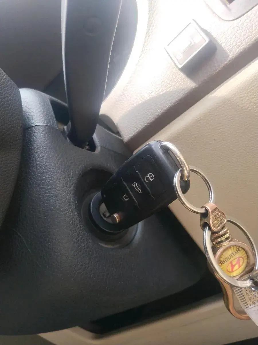 2012 Skoda Rapid 1.6 MPI ACTIVE, CNG, Manual, 1,03,138 km, interior