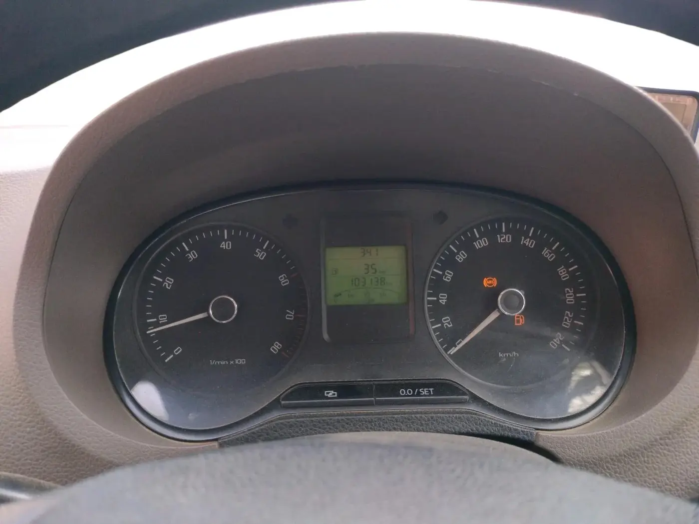 2012 Skoda Rapid 1.6 MPI ACTIVE, CNG, Manual, 1,03,138 km, interior