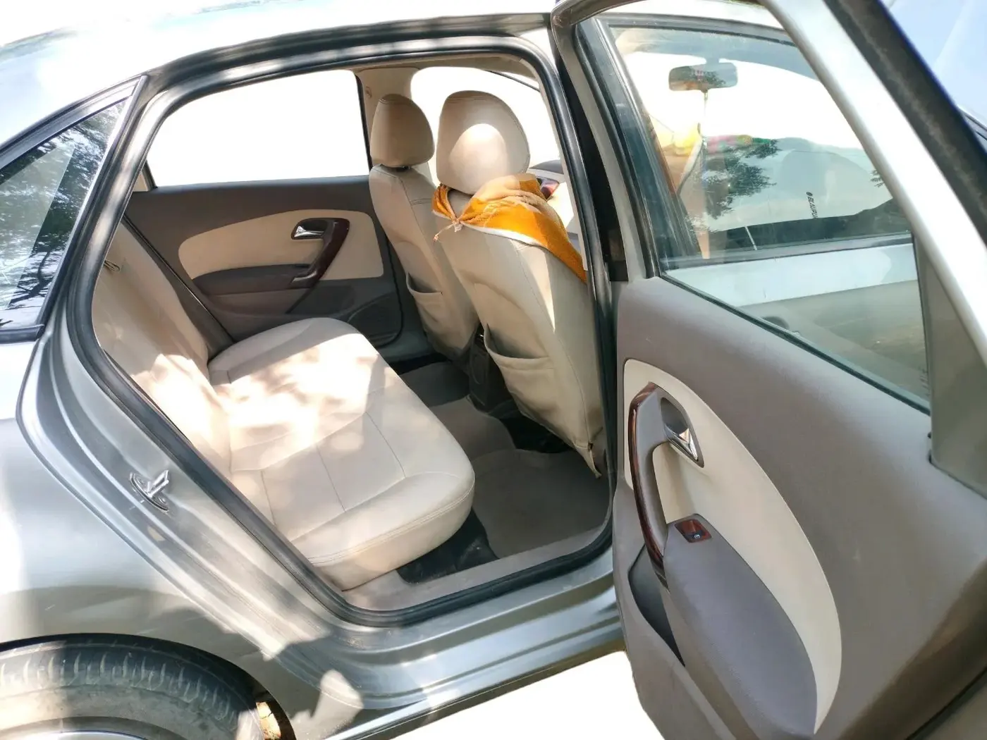 2012 Skoda Rapid 1.6 MPI ACTIVE, CNG, Manual, 1,03,138 km, interior