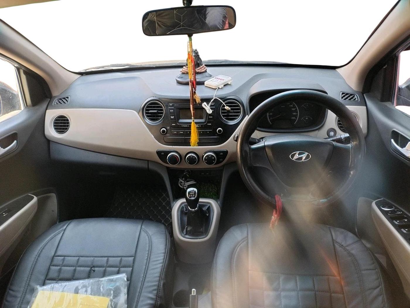2014 Hyundai Grand i10 SPORTZ 1.2 KAPPA VTVT, Petrol, Manual, 1,74,885 km, interior