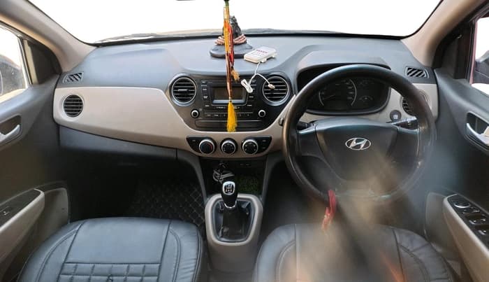 2014 Hyundai Grand i10 SPORTZ 1.2 KAPPA VTVT, Petrol, Manual, 1,74,885 km, interior