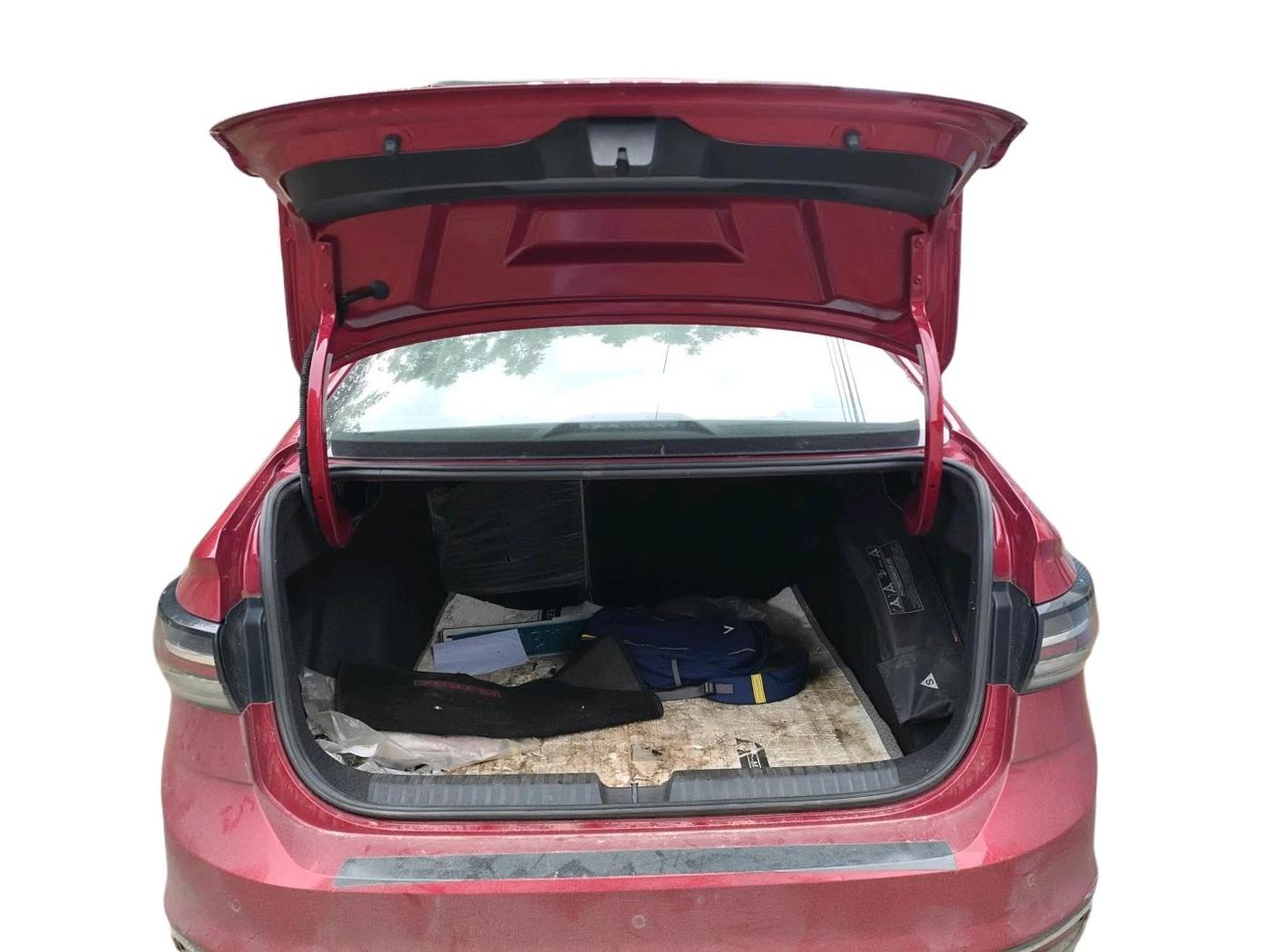2024 Volkswagen VIRTUS HIGHLINE TSI 1.0 AT, Petrol, Automatic, 49,544 km, exterior