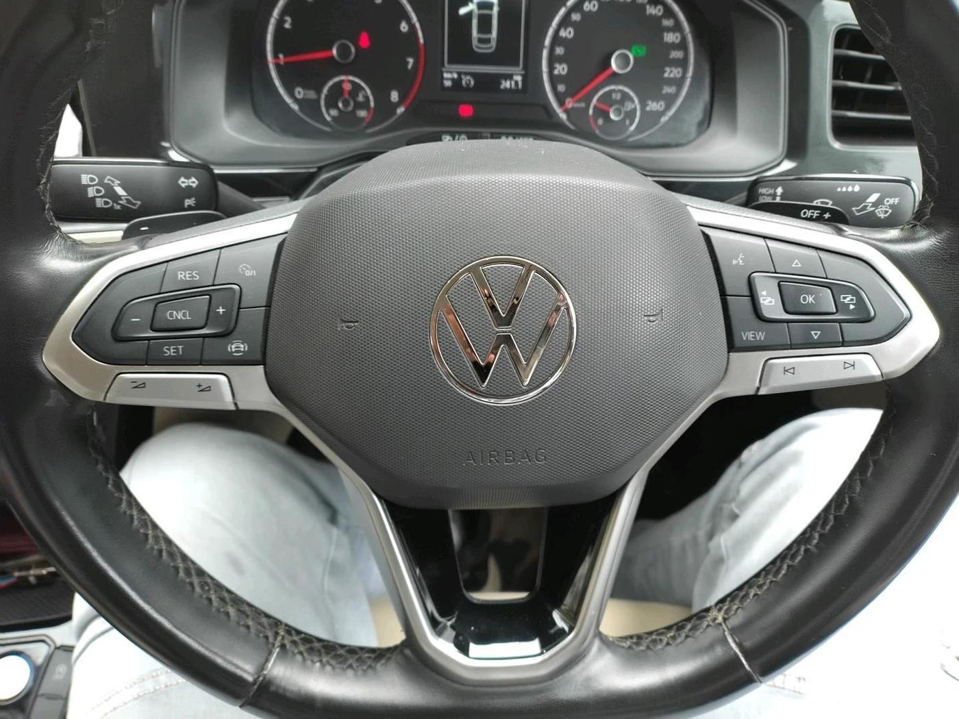 2024 Volkswagen VIRTUS HIGHLINE TSI 1.0 AT, Petrol, Automatic, 49,544 km, interior