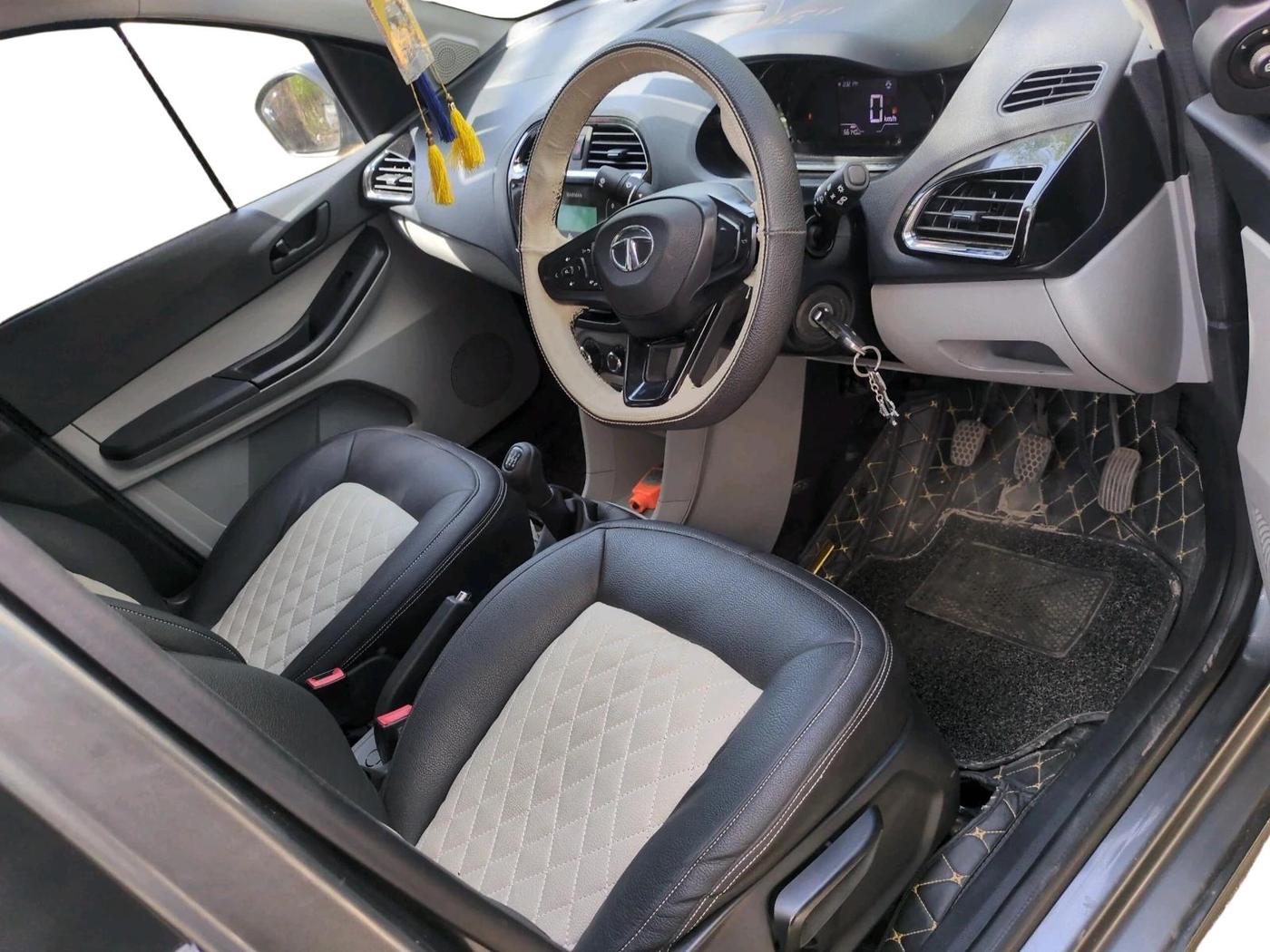 2023 Tata Tiago XT CNG, CNG, Manual, 66,140 km, interior
