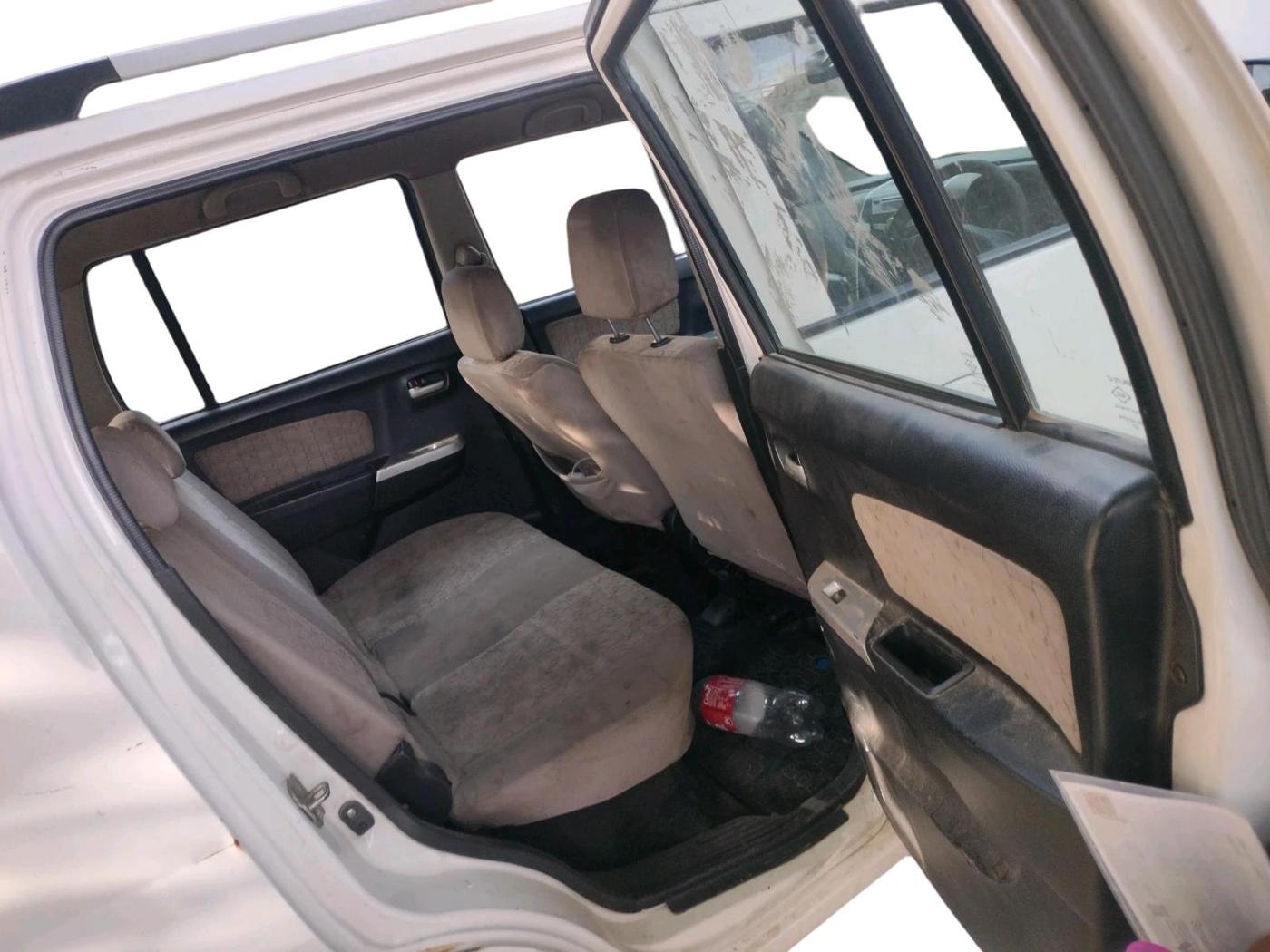 2015 Maruti Wagon R 1.0 VXI AMT, CNG, Automatic, 1,98,387 km, interior