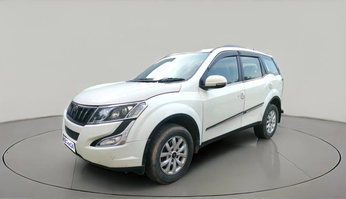 2016 Mahindra XUV500 W10 AT 1.99, Diesel, Automatic, 1,02,561 km, exterior