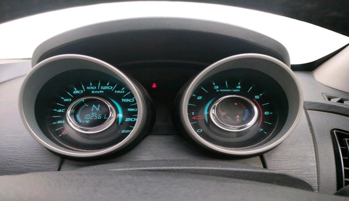 2016 Mahindra XUV500 W10 AT 1.99, Diesel, Automatic, 1,02,561 km, interior