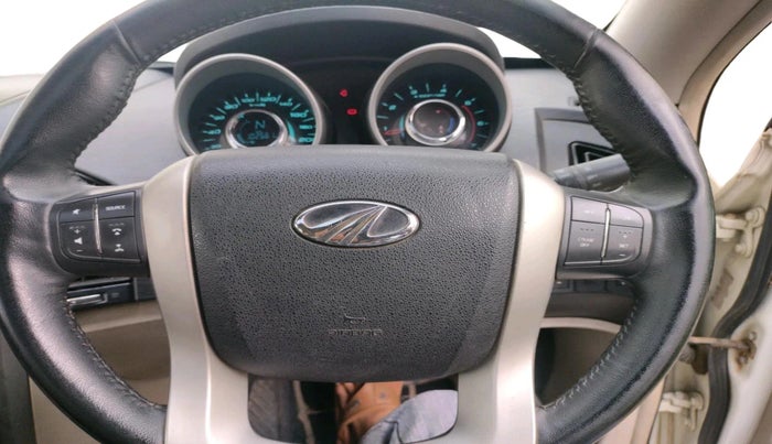 2016 Mahindra XUV500 W10 AT 1.99, Diesel, Automatic, 1,02,561 km, interior