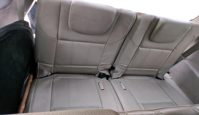 2016 Mahindra XUV500 W10 AT 1.99, Diesel, Automatic, 1,02,561 km, interior