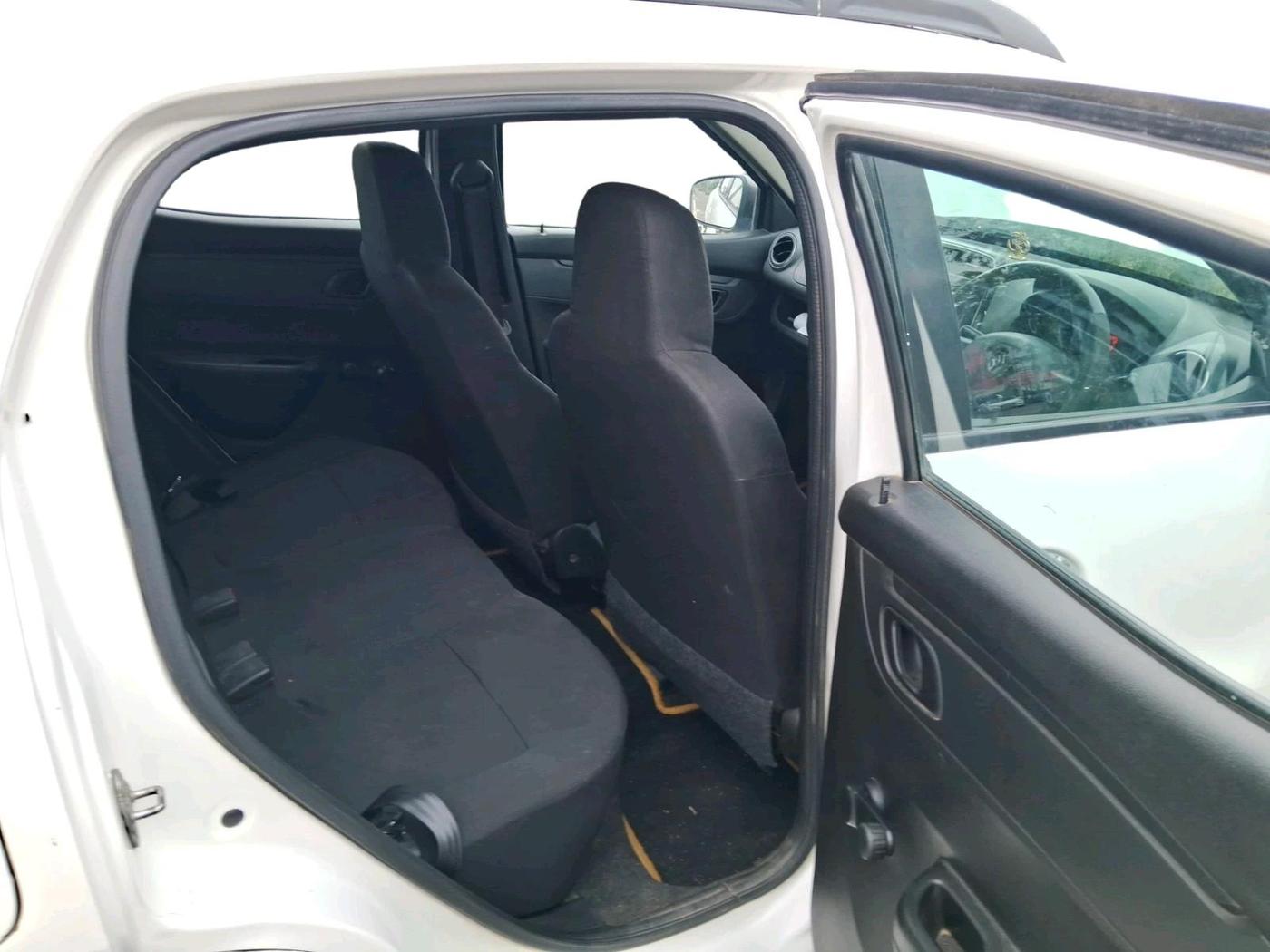 2017 Renault Kwid RXT 1.0 (O), Petrol, Manual, 92,769 km, interior