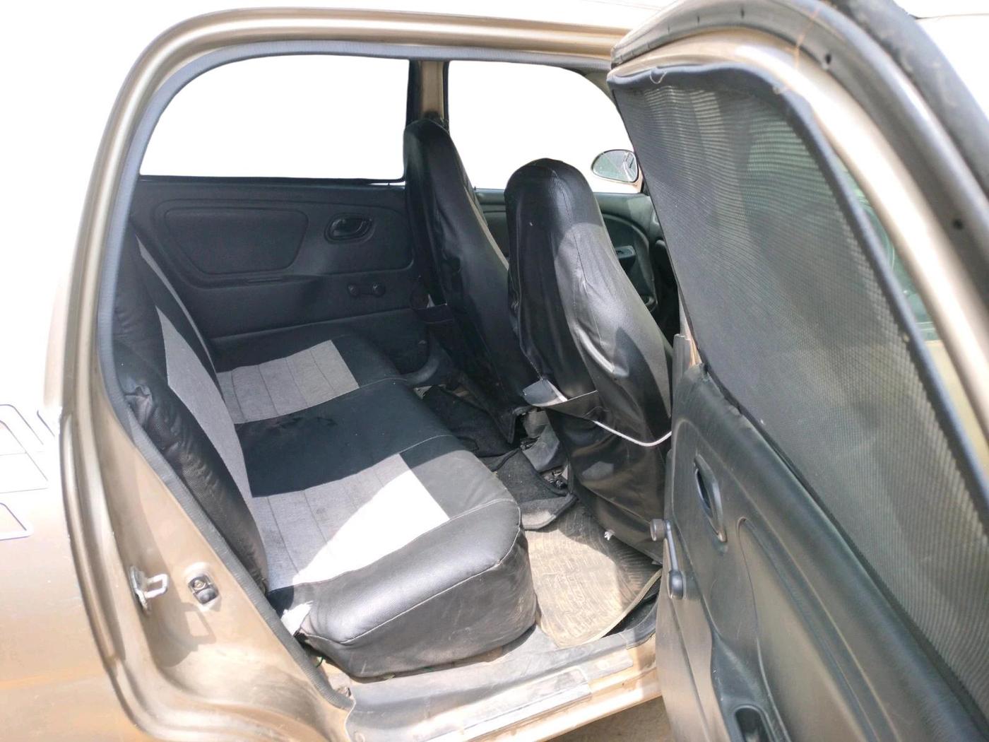 2011 Maruti Alto LXI, CNG, Manual, 1,58,406 km, interior