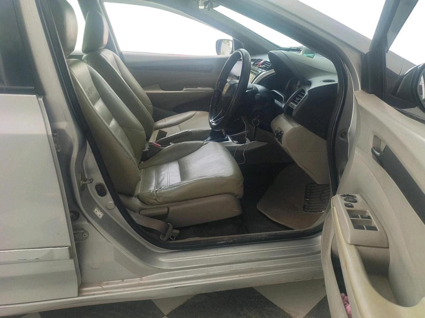 2011 Honda City 1.5L I-VTEC E MT, CNG, Manual, 1,30,667 km, interior