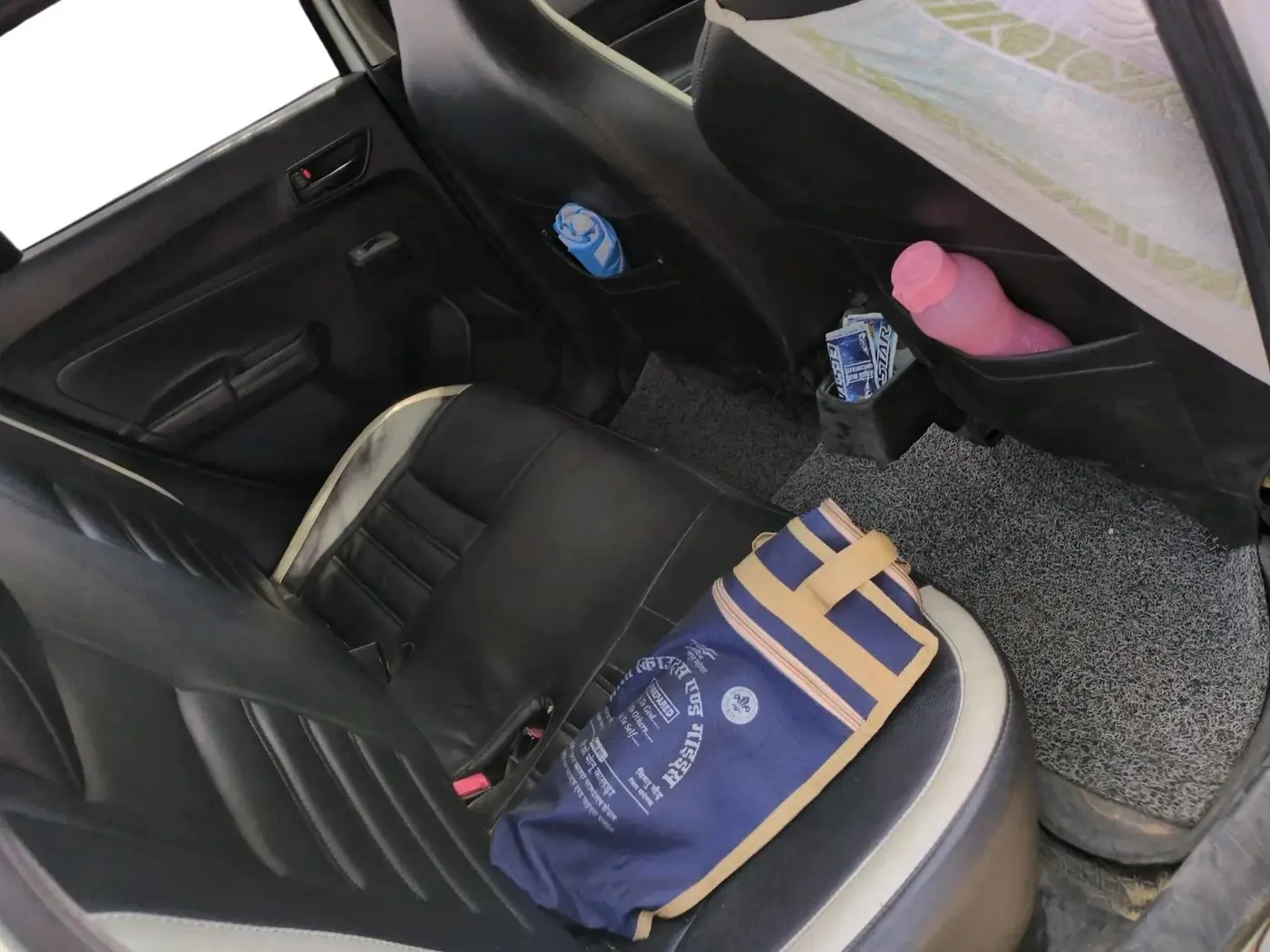 2019 Maruti Swift LXI, Petrol, Manual, 1,07,669 km, interior