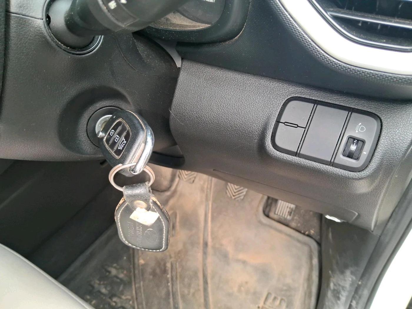 2019 Hyundai VENUE S 1.2, Petrol, Manual, 33,680 km, interior