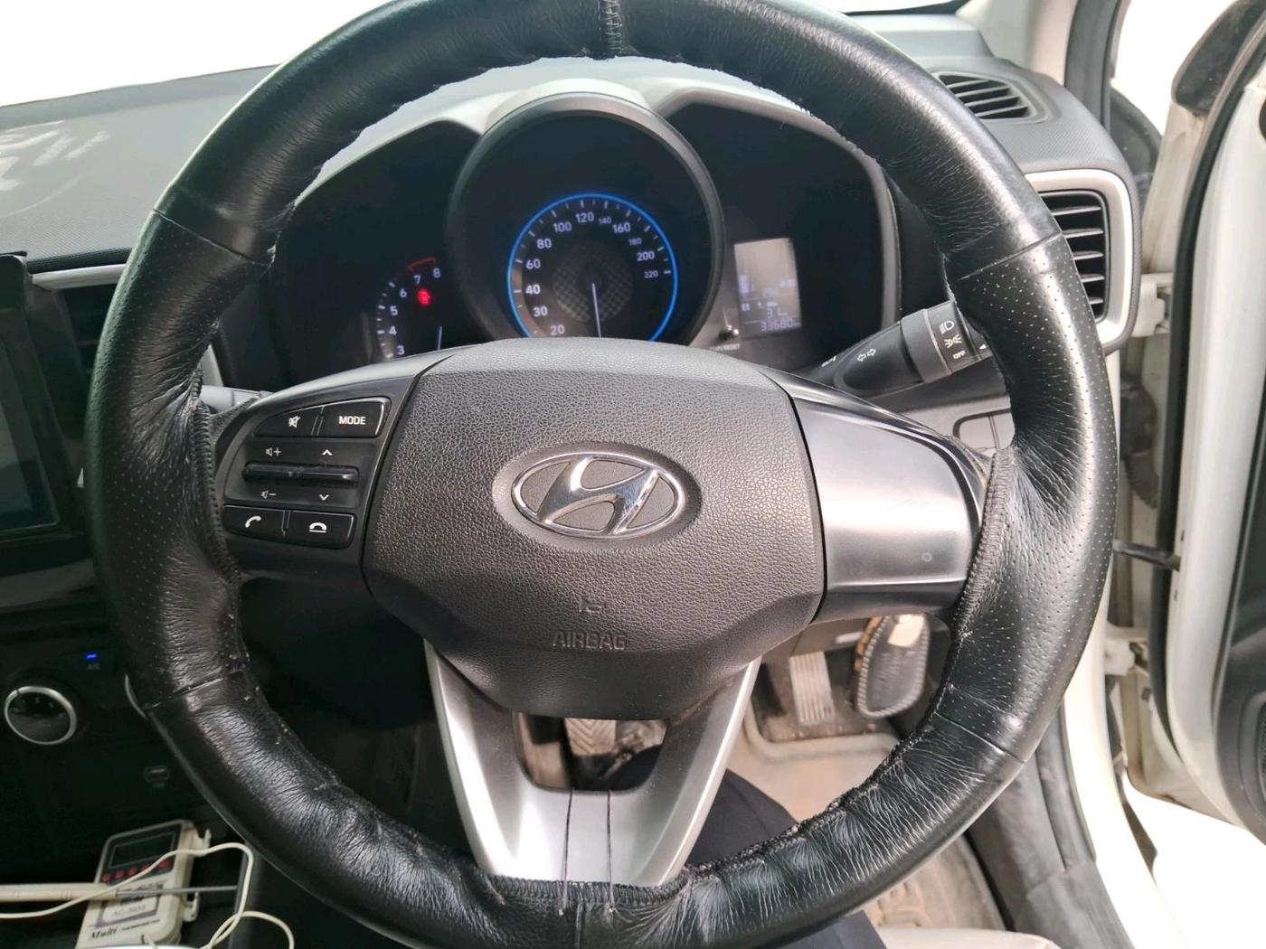 2019 Hyundai VENUE S 1.2, Petrol, Manual, 33,680 km, interior