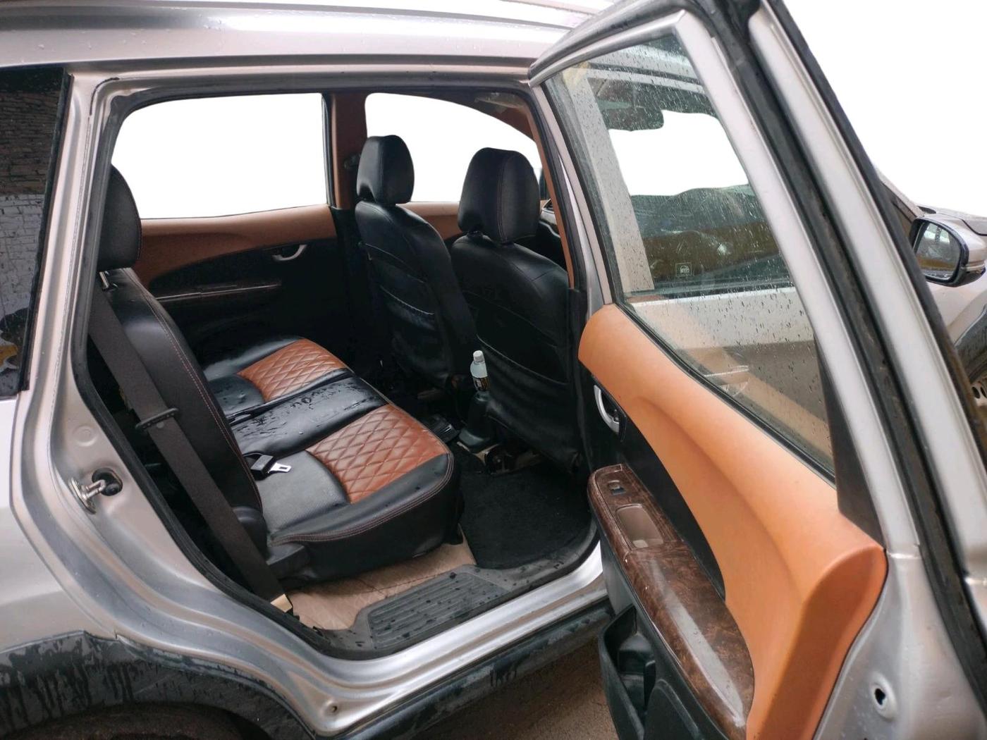 2016 Honda BR-V 1.5L I- DTEC E, Diesel, Manual, 1,59,832 km, interior