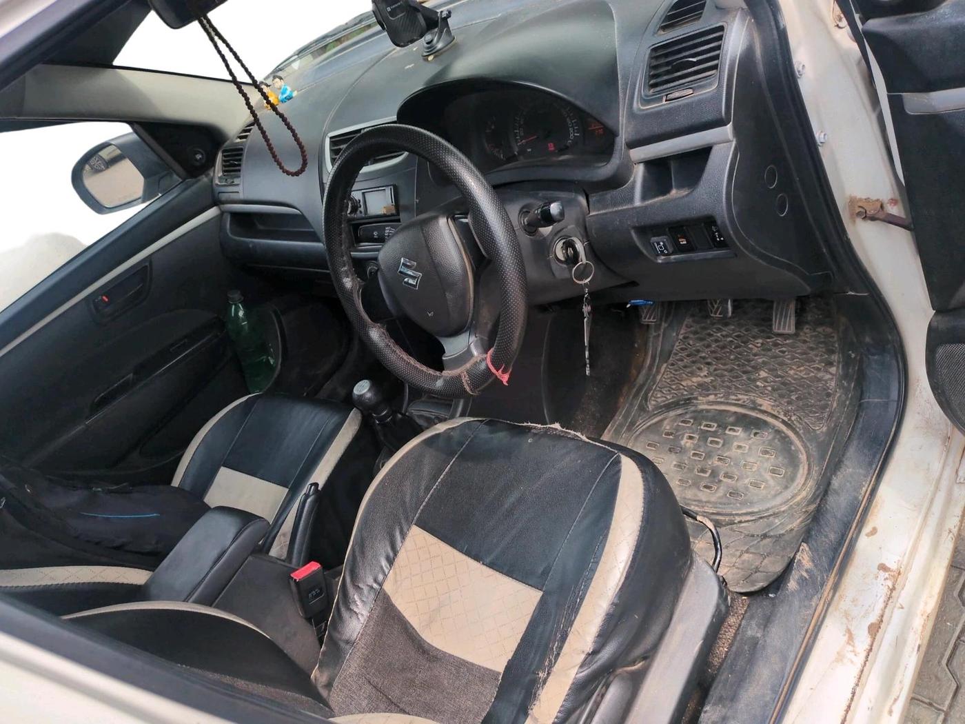 2015 Maruti Swift LXI, CNG, Manual, 84,545 km, interior