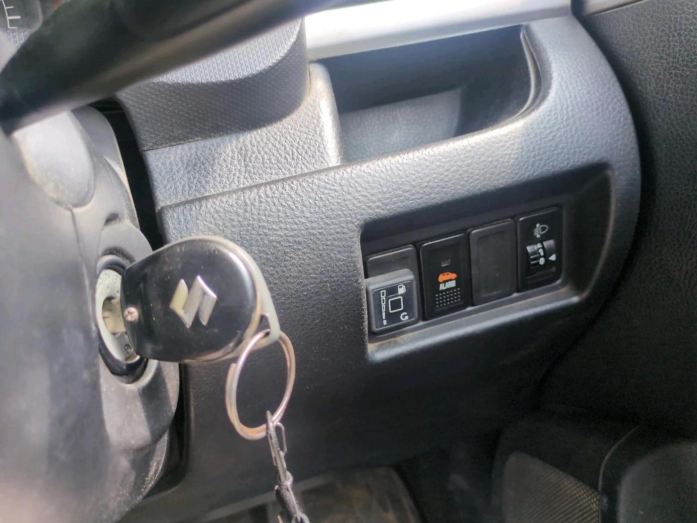 2015 Maruti Swift LXI, CNG, Manual, 84,545 km, interior
