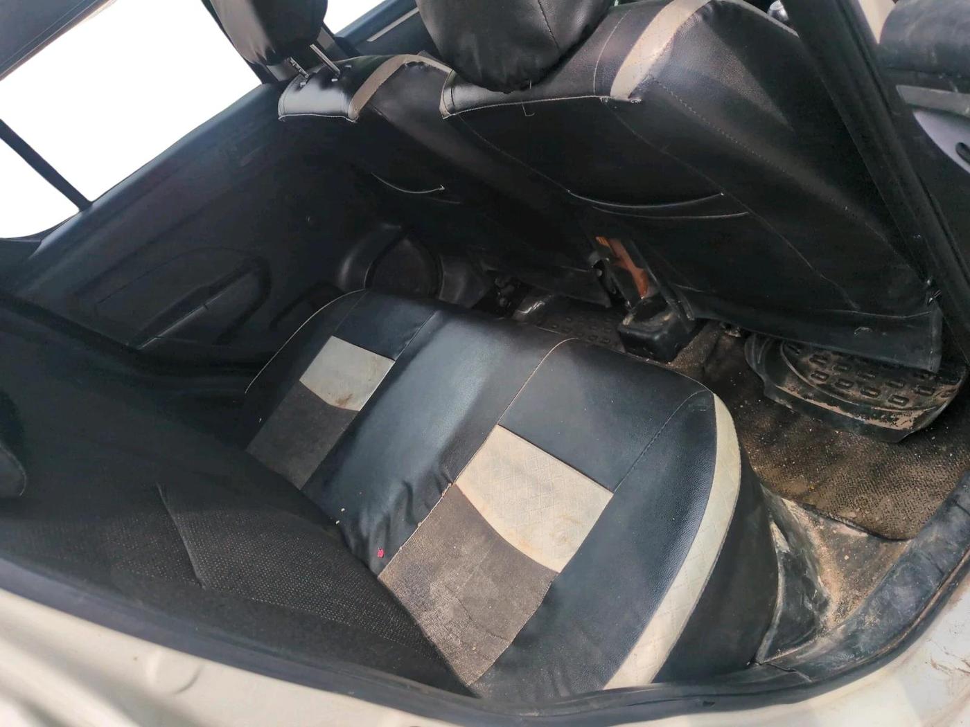 2015 Maruti Swift LXI, CNG, Manual, 84,545 km, interior