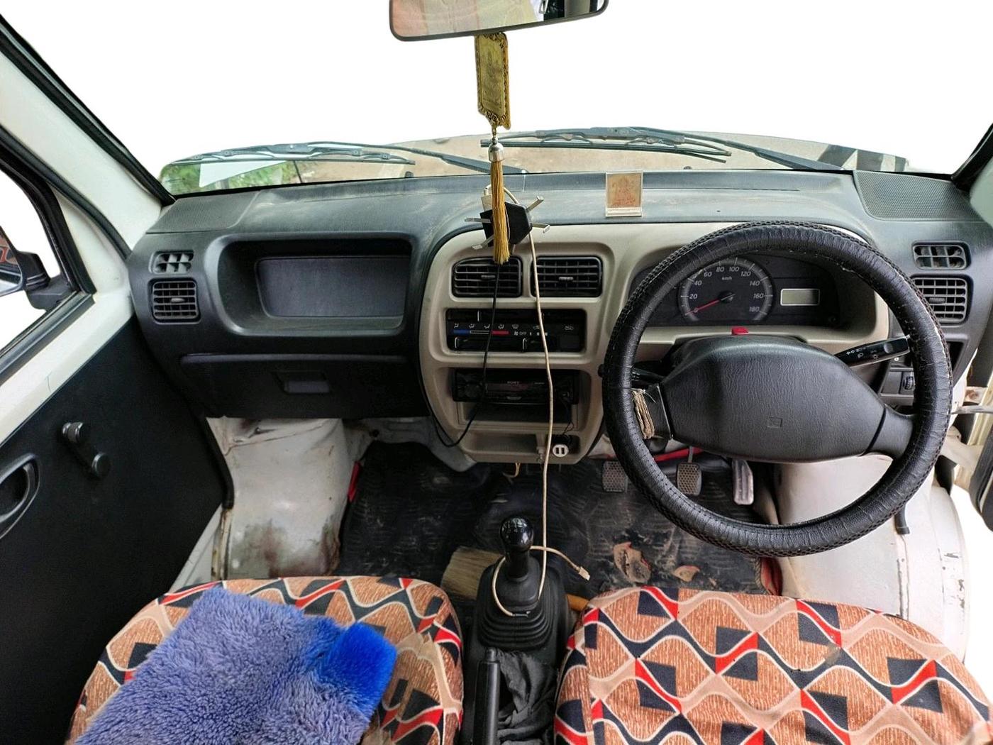 2019 Maruti Eeco 7 STR, CNG, Manual, 2,05,531 km, interior