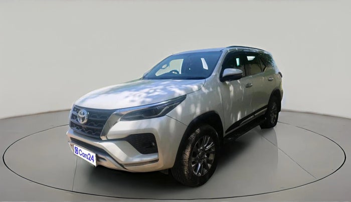 2022 Toyota Fortuner 4X4 MT 2.8 DIESEL, Diesel, Manual, 1,12,288 km, exterior