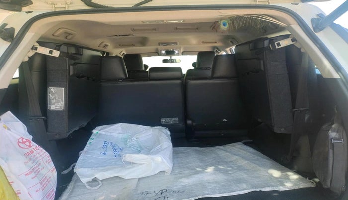 2022 Toyota Fortuner 4X4 MT 2.8 DIESEL, Diesel, Manual, 1,12,288 km, interior