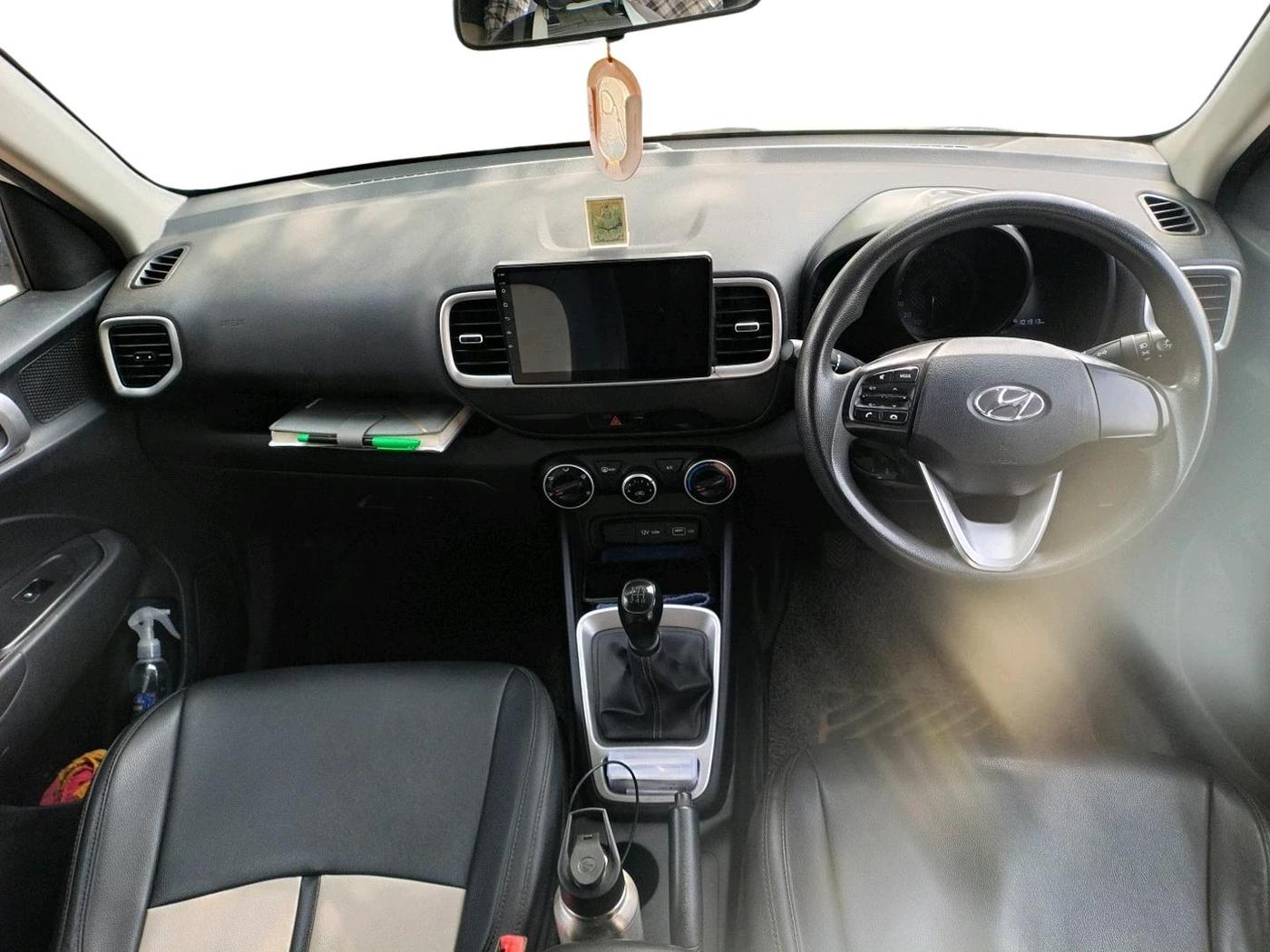 2022 Hyundai VENUE S 1.2, CNG, Manual, 1,01,913 km, interior