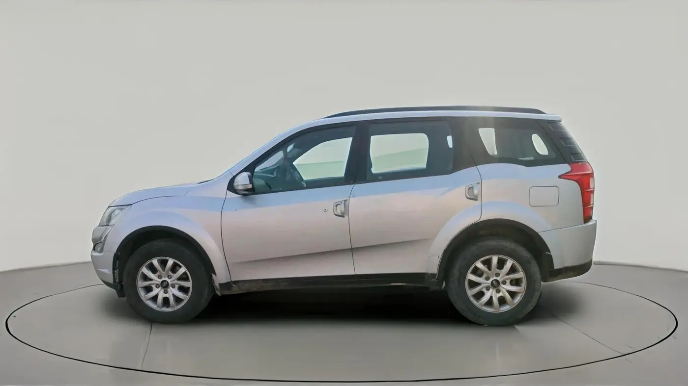 2017 Mahindra XUV500 W9 1.99, Diesel, Manual, 1,17,921 km, exterior