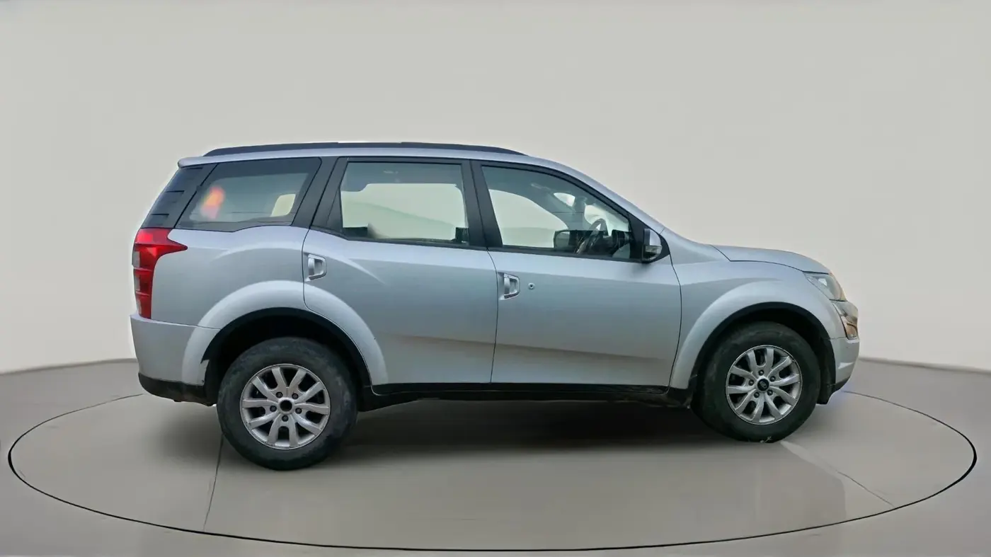 2017 Mahindra XUV500 W9 1.99, Diesel, Manual, 1,17,921 km, exterior