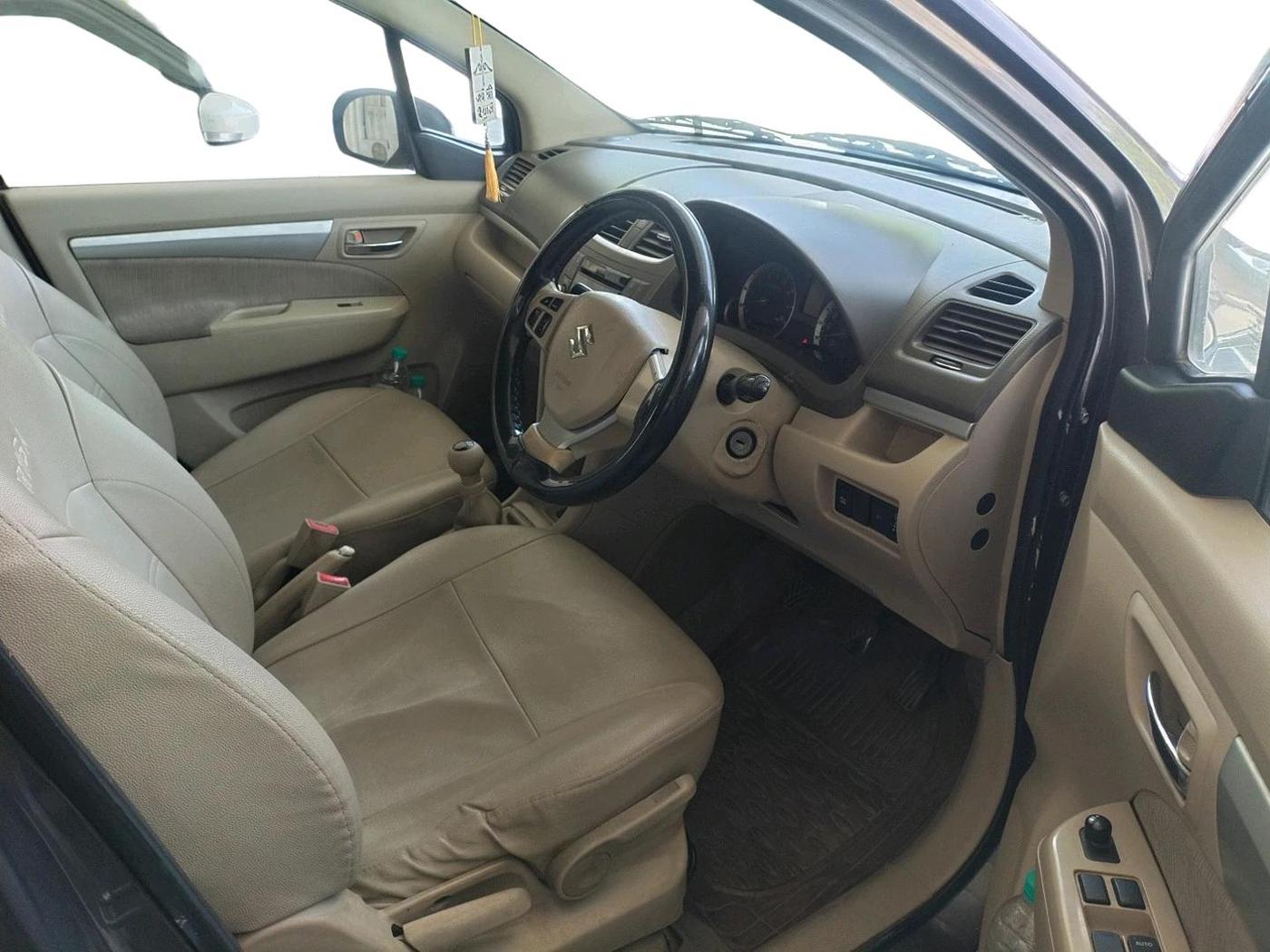 2014 Maruti Ertiga ZXI, Petrol, Manual, 2,35,225 km, interior