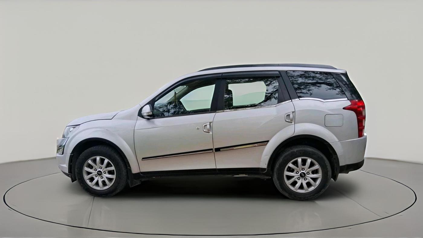 2017 Mahindra XUV500 W6 1.99, Diesel, Manual, 79,537 km, exterior