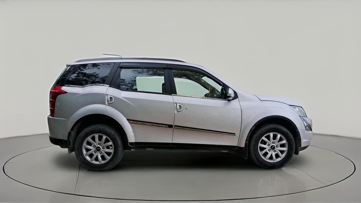 2017 Mahindra XUV500 W6 1.99, Diesel, Manual, 79,537 km, exterior