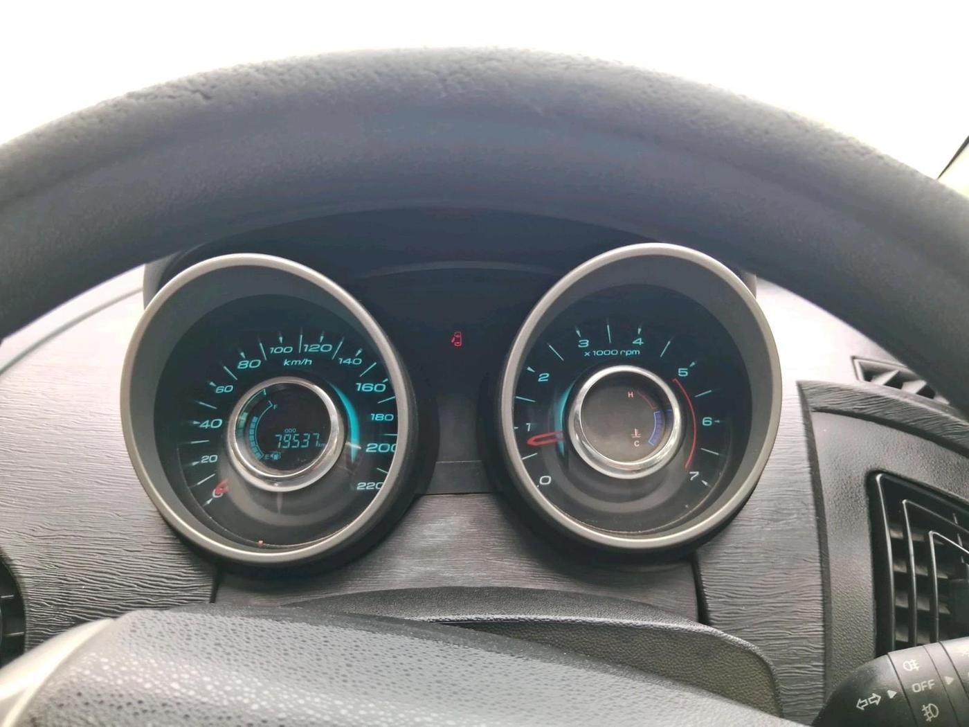 2017 Mahindra XUV500 W6 1.99, Diesel, Manual, 79,537 km, interior