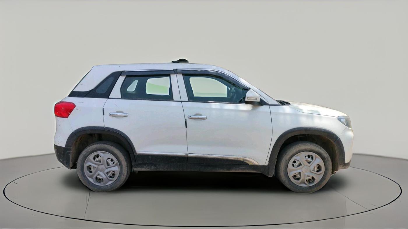 2020 Maruti Vitara Brezza LXI, CNG, Manual, 1,21,391 km, exterior