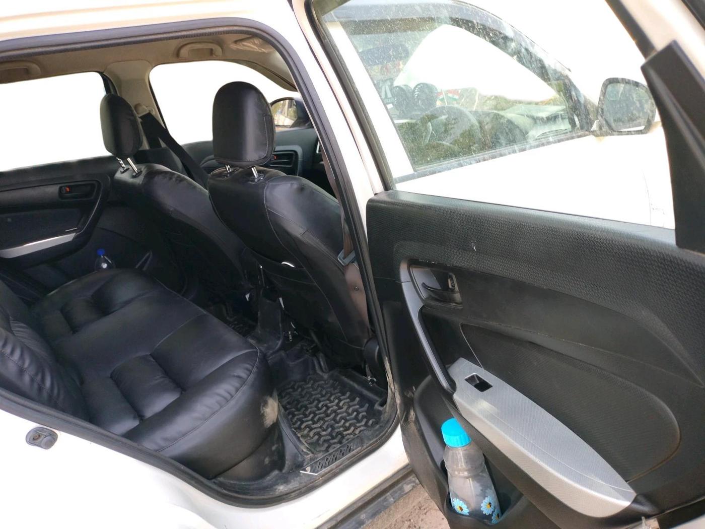 2020 Maruti Vitara Brezza LXI, CNG, Manual, 1,21,391 km, interior