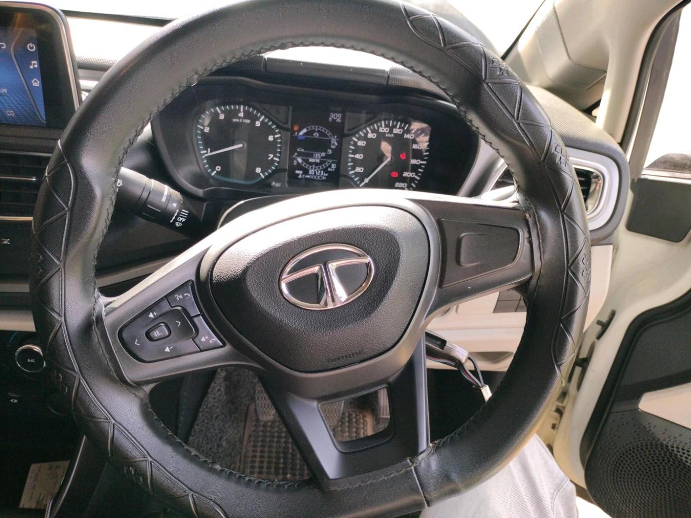 2023 Tata ALTROZ XM PLUS PETROL, Petrol, Manual, 30,723 km, interior