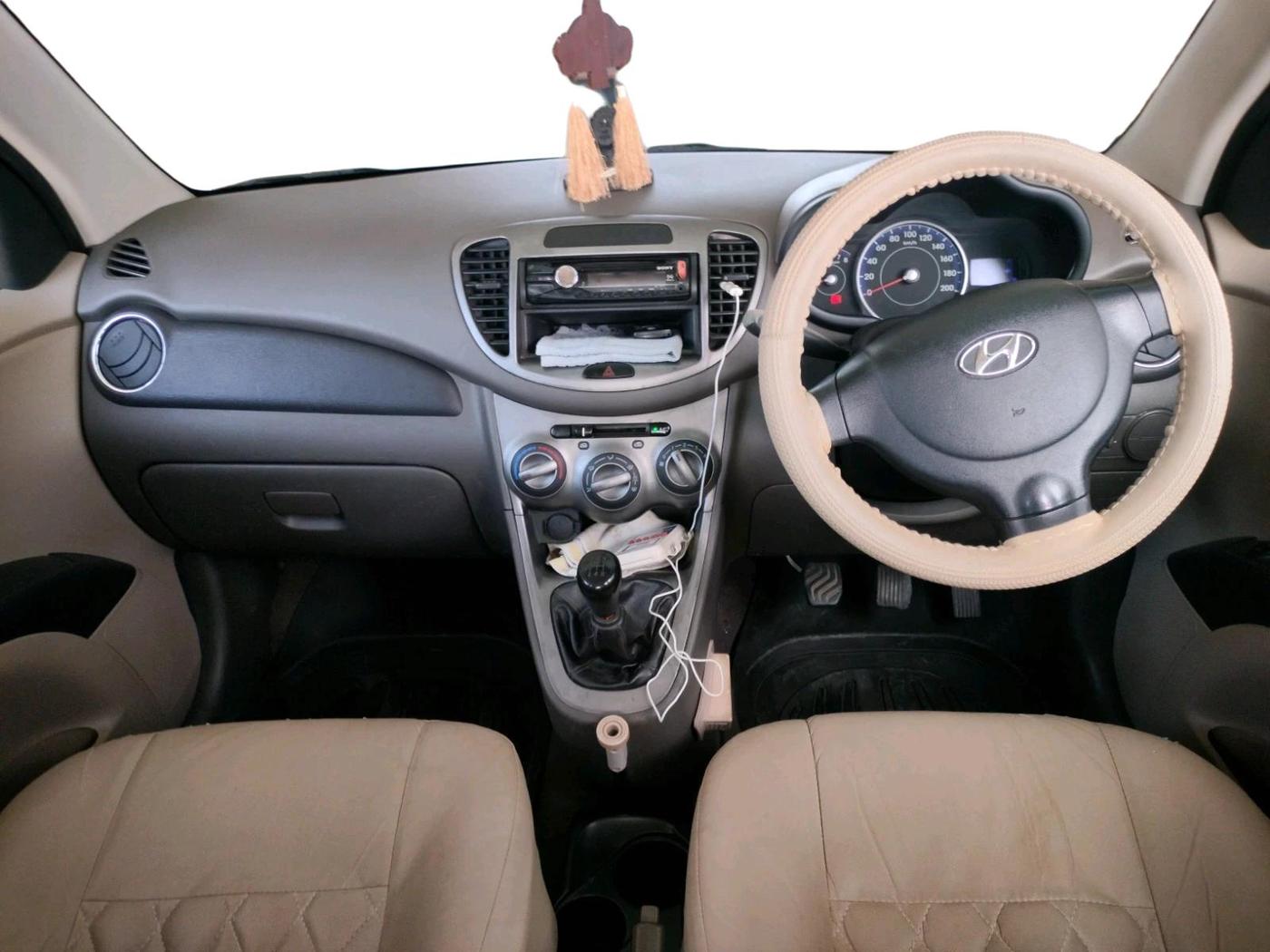 2012 Hyundai i10 MAGNA 1.2, Petrol, Manual, 77,504 km, interior