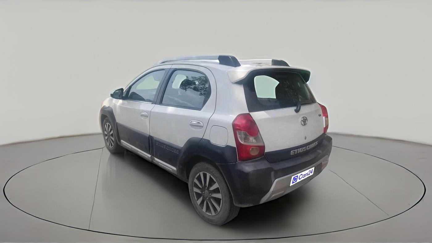 2015 Toyota Etios CROSS 1.4 VD, Diesel, Manual, 1,48,419 km, exterior