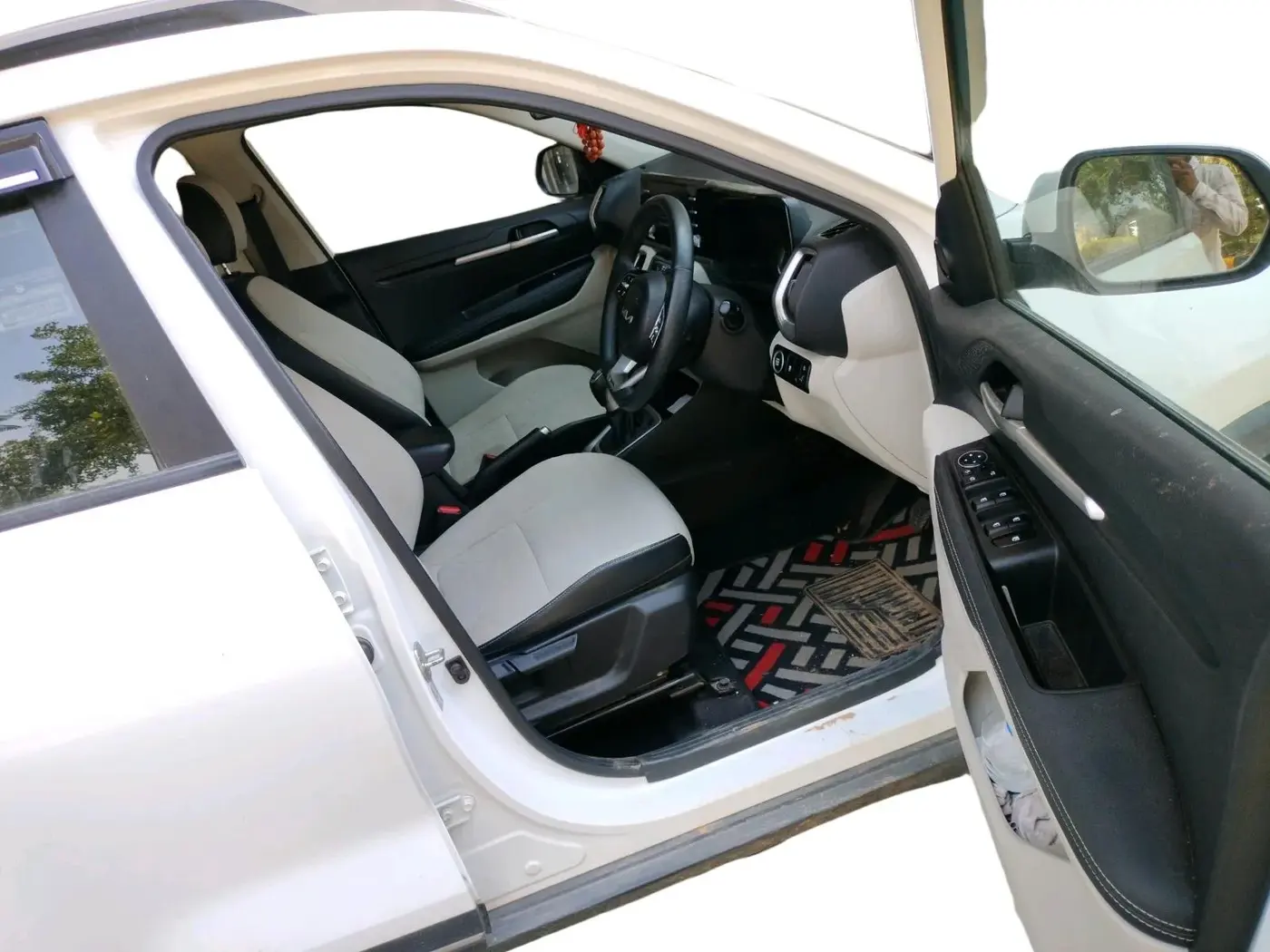 2023 KIA SONET HTX 1.0 IMT, Petrol, Manual, 21,377 km, interior