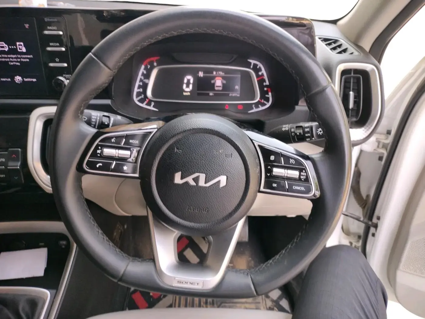2023 KIA SONET HTX 1.0 IMT, Petrol, Manual, 21,377 km, interior