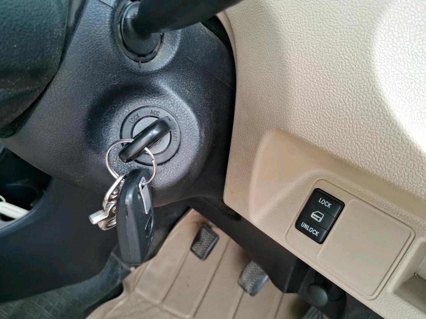 2017 Toyota Etios Liva GD, Diesel, Manual, 1,37,066 km, interior