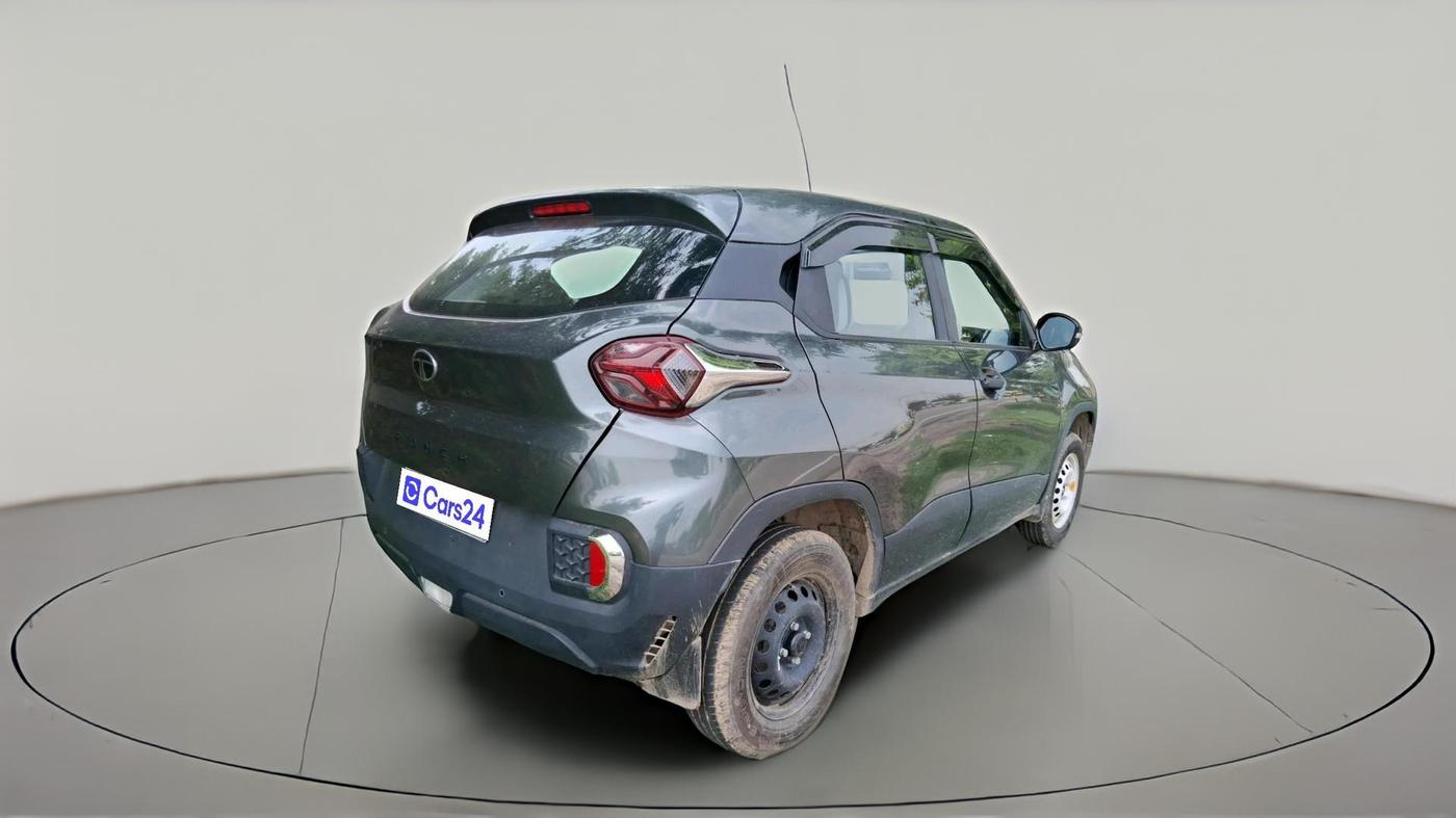 2025 Tata PUNCH PURE MT, Petrol, Manual, 4,796 km, exterior