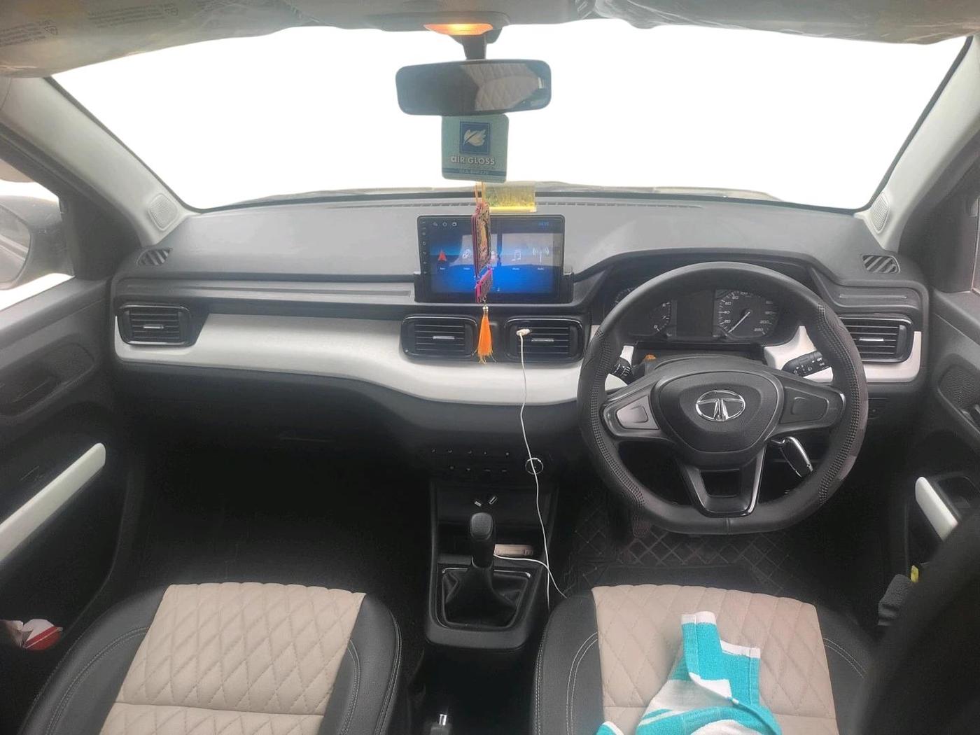 2023 Tata PUNCH PURE MT, Petrol, Manual, 39,333 km, interior
