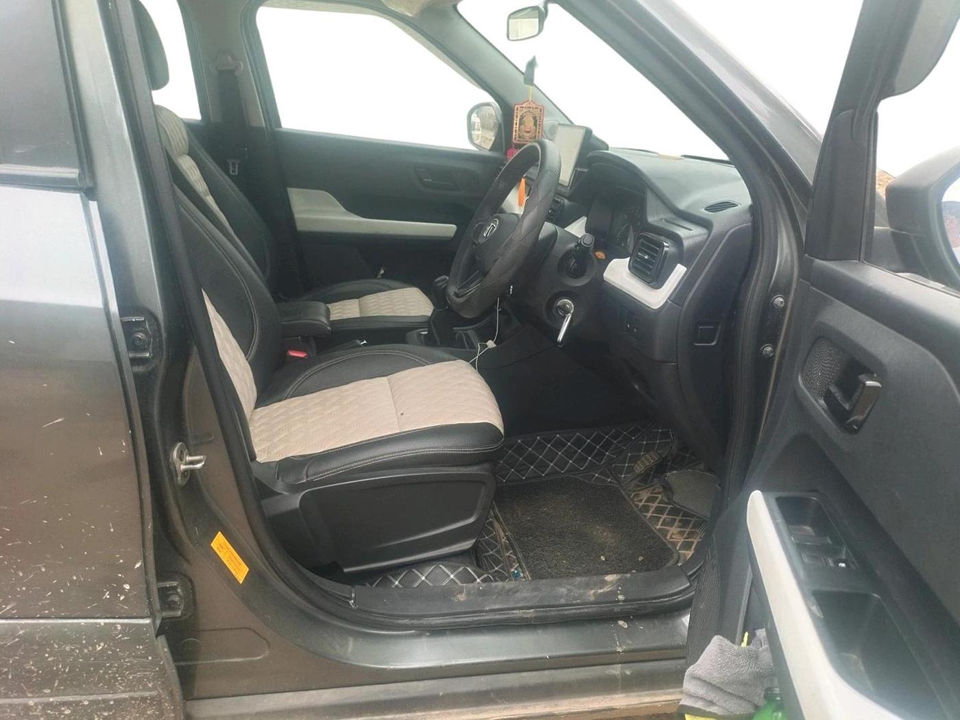 2023 Tata PUNCH PURE MT, Petrol, Manual, 39,333 km, interior