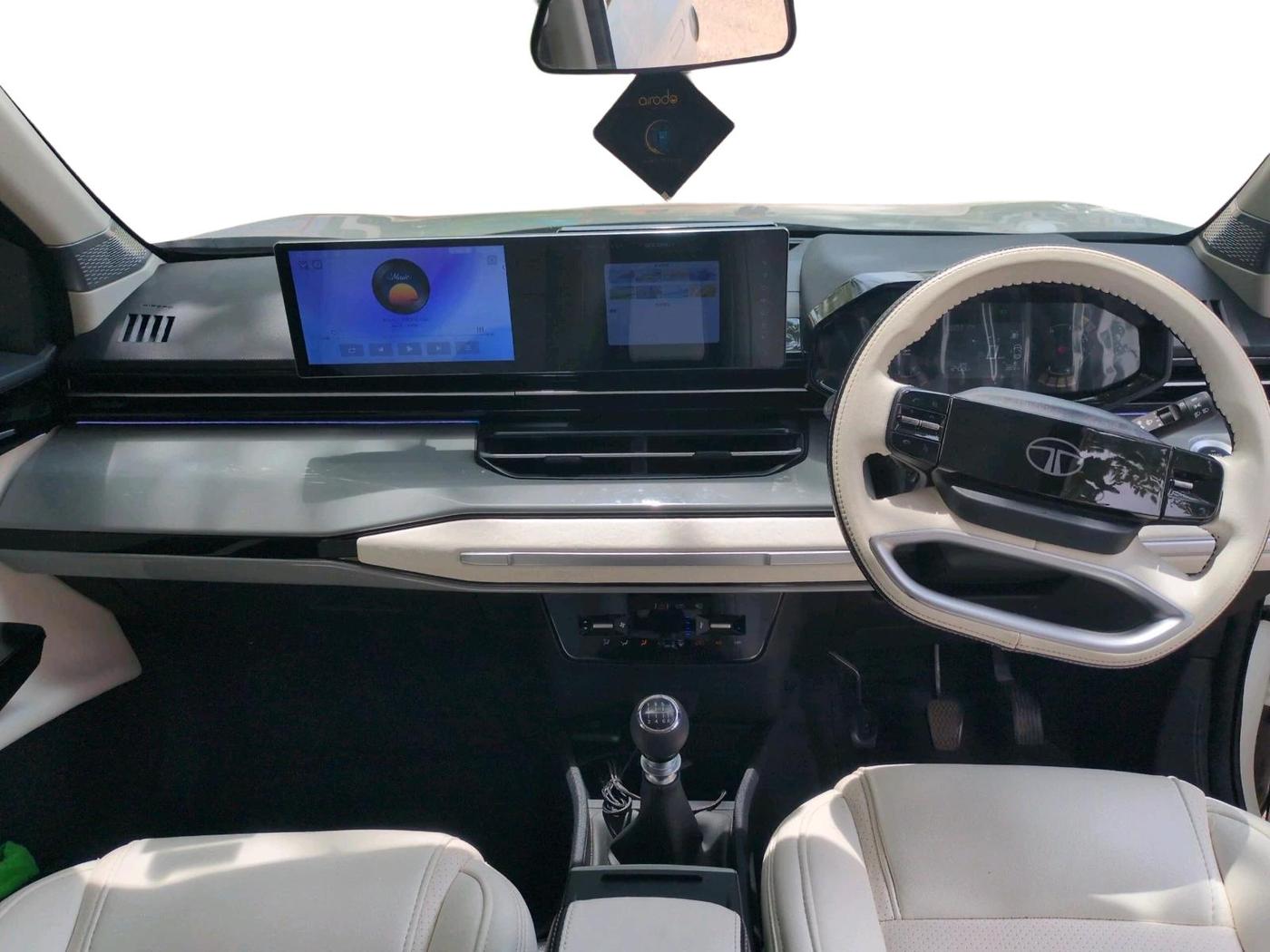 2026 Tata Sierra Smart Plus 1.5 Kryojet MT, Diesel, Manual, 12,457 km, interior