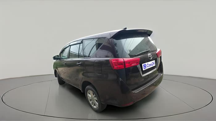 2017 Toyota Innova Crysta 2.4 G 7 STR, Diesel, Manual, 2,02,148 km, exterior