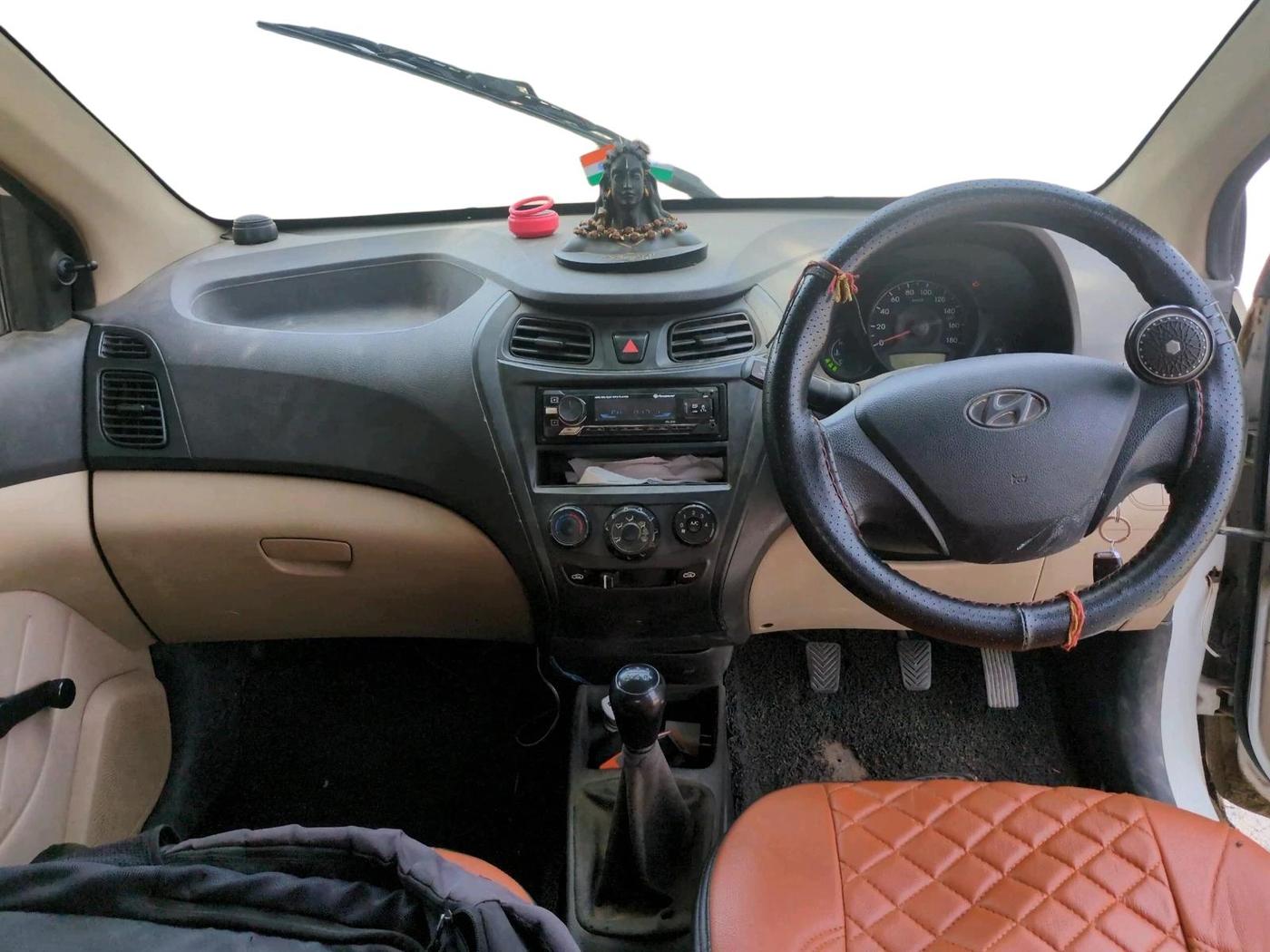2015 Hyundai Eon D-LITE+, Petrol, Manual, 1,26,261 km, interior