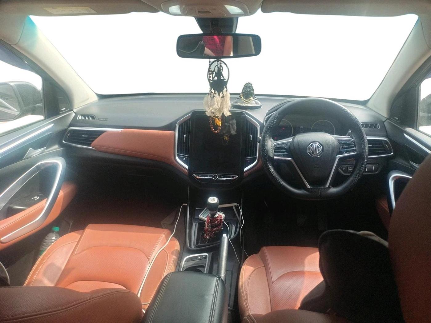 2021 MG HECTOR PLUS SELECT 2.0 DIESEL TURBO MT 7-STR, Diesel, Manual, 83,371 km, interior