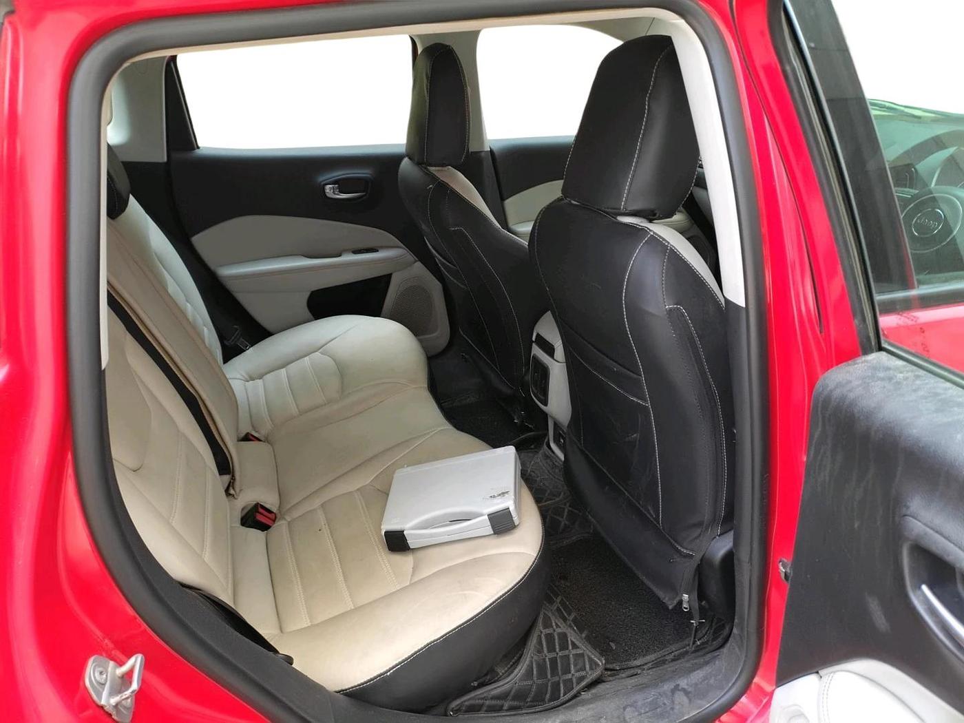 2018 Jeep Compass LIMITED 2.0 DIESEL, Diesel, Manual, 1,40,127 km, interior