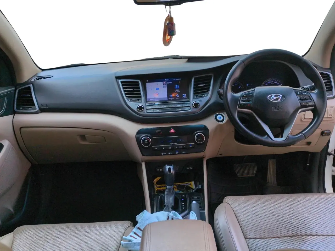 2016 Hyundai Tucson 2WD AT GL PETROL , CNG, Automatic, 62,368 km, interior